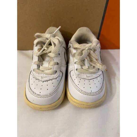 Nike Air Force one kids 4c white discoloration - Picture 5 of 6